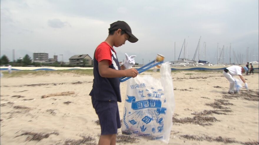 海でつながるゴミ拾い