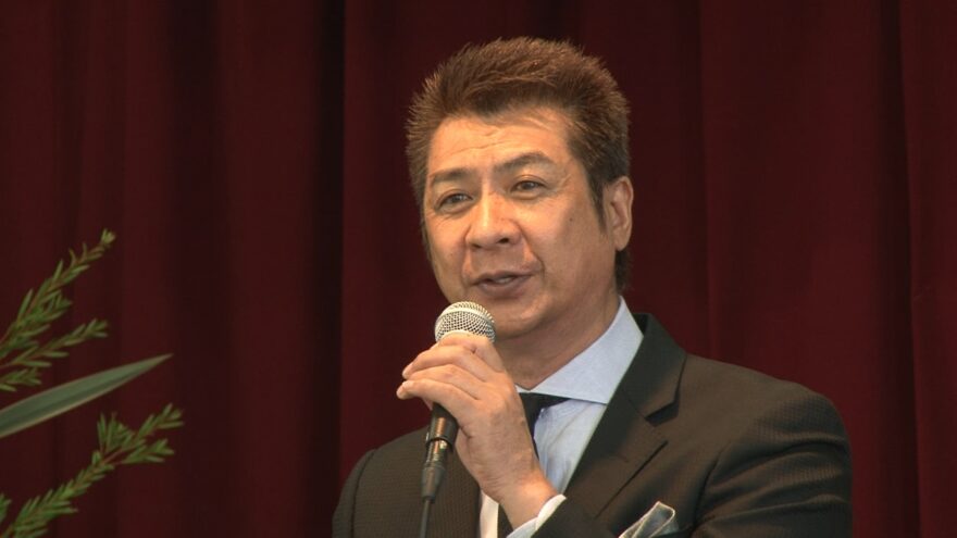 山川豊が新曲「潮騒」を出身地・三重県鳥羽市で披露