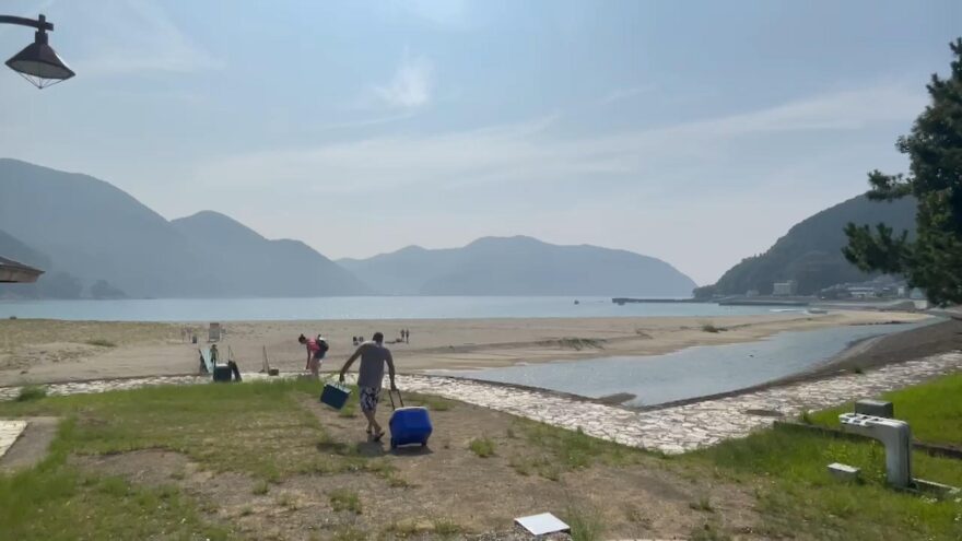 みえの海やに！～新鹿海水浴場が海開き～